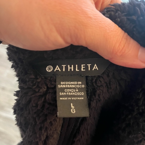 Size L women’s Sherpa lined zip up jacket - Picture 4 of 4